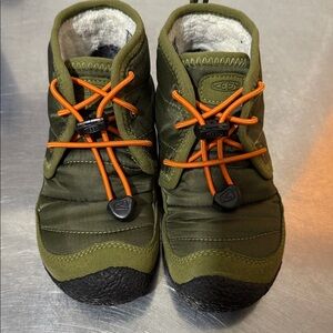 KEEN waterproof and weatherproof Kids' Boots size 11M